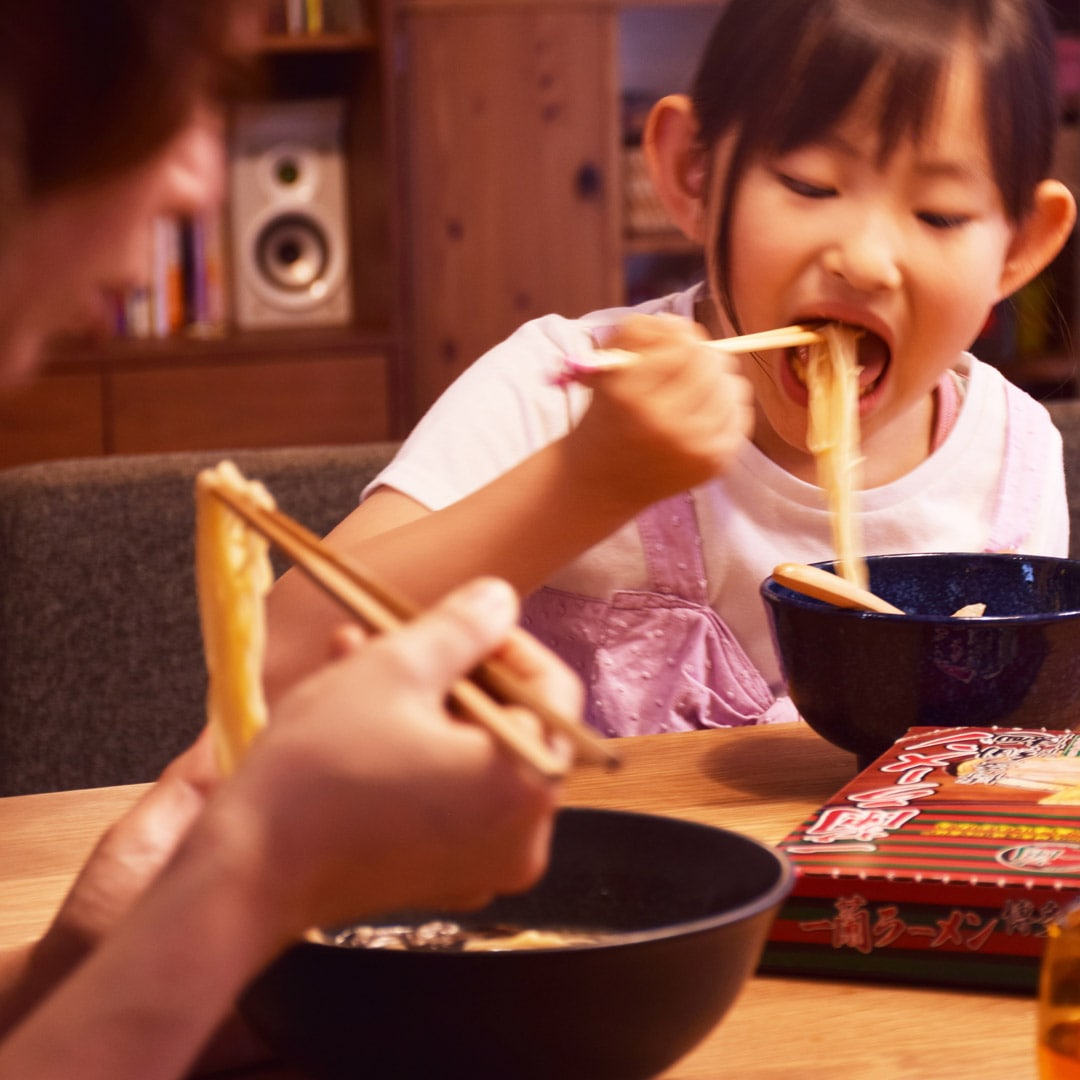 一蘭ラーメン 博多細麺ストレート 一蘭特製赤い秘伝の粉付（2